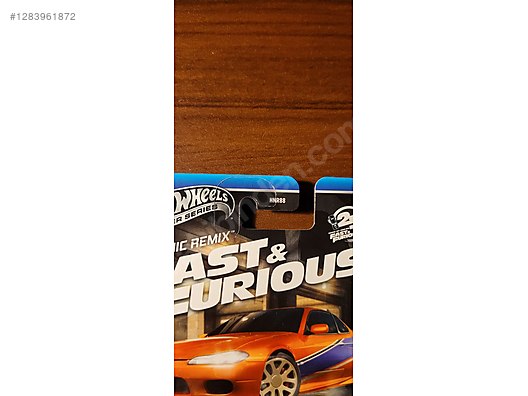 Hot Wheels Diecast Model 1:64 Nissan Araba