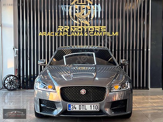 jaguar xf iç mekanı gece