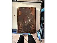 Osmanlı döneminden kalma eski antika dua kitabı