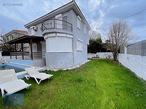 ÇEŞME ALAÇATI SATILIK HAVUZLU MÜSTAKİL VİLLA