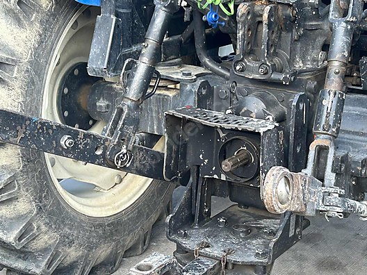 Machinery / Agricultural Machines / Tractors / New Holland / TT4.50