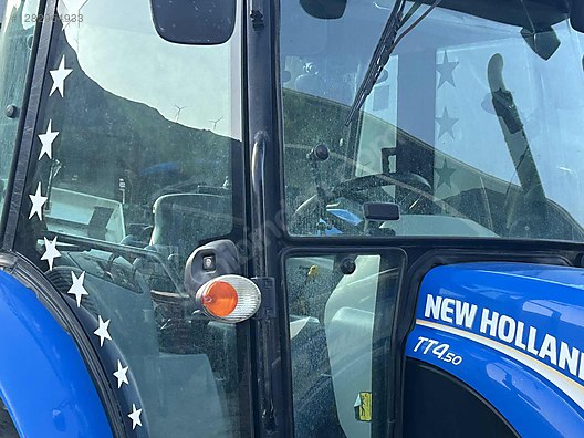 Machinery / Agricultural Machines / Tractors / New Holland / TT4.50