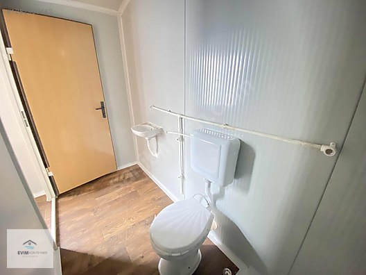 Machinery / Industrial / Containers & Cabins / Containers