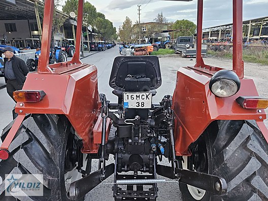 Machinery / Agricultural Machines / Tractors / New Holland / 54C