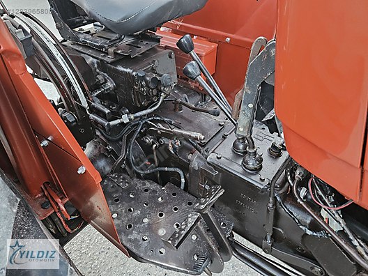 Machinery / Agricultural Machines / Tractors / New Holland / 54C