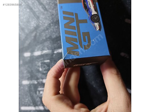 Mini GT Diecast Model 1:64 Ford Araba