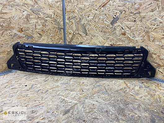 DACİA DUSTER ÖN TAMPON ORTA IZGARA 622540347R - İlan ve