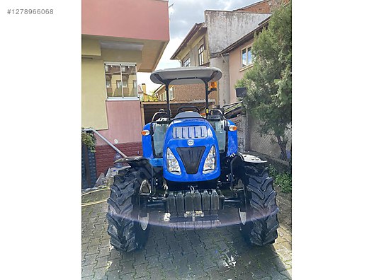 Machinery / Agricultural Machines / Tractors / New Holland / T4.65