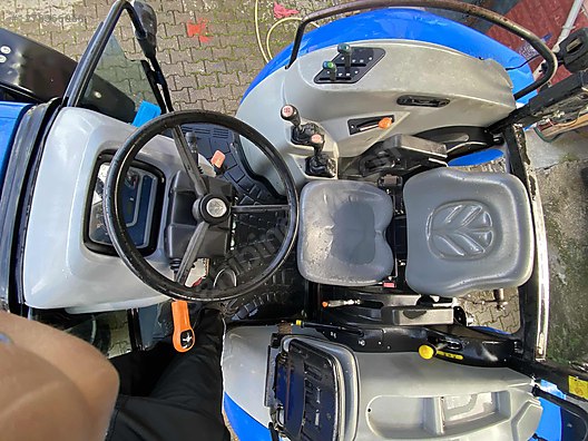 Machinery / Agricultural Machines / Tractors / New Holland / T4.65