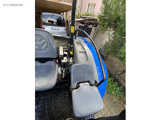 Machinery / Agricultural Machines / Tractors / New Holland / T4.65