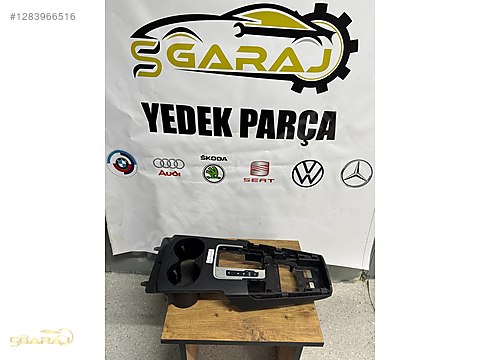 8V1864261A. AUDI A3 S3 RS3 2013-20 LHD ORTA KONSOL VİTES ÇERÇEVE