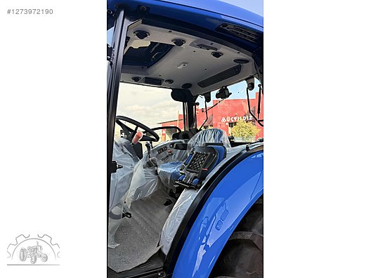 Machinery / Agricultural Machines / Tractors / New Holland / T4.75S