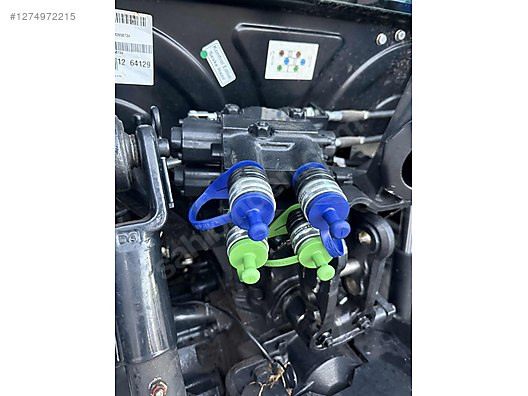 Machinery / Agricultural Machines / Tractors / New Holland / T4.70S