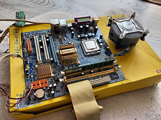 Masaüstü Bilgisayar - Anakart GIGABYTE FSB1066 GA-945GCMX-S2 Anakart intel SLA3 işlemci 2gbRAM Anakart Anakart