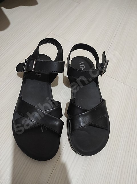 kadın siyah sandalet