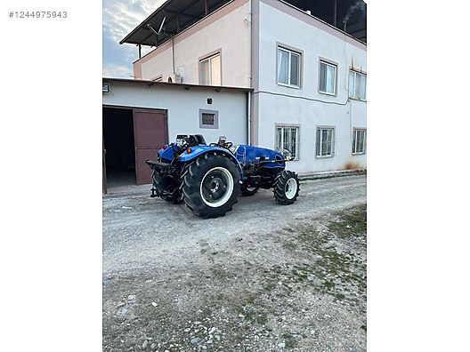 Machinery / Agricultural Machines / Tractors / New Holland / TD4.78B