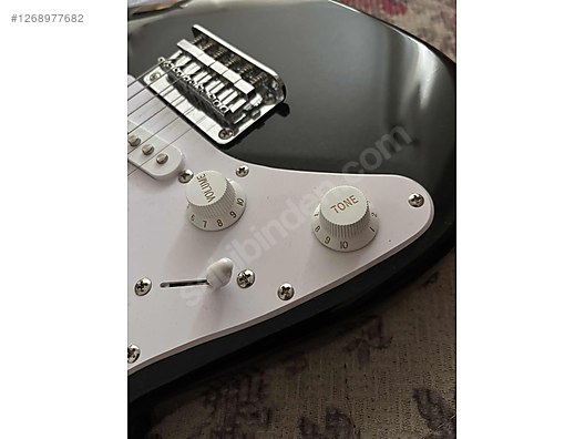 Squier Elektro Gitar
