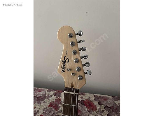 Squier Elektro Gitar