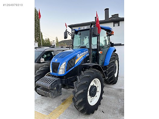 Machinery / Agricultural Machines / Tractors / New Holland / TD90D