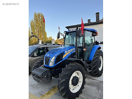 Machinery / Agricultural Machines / Tractors / New Holland / TD90D