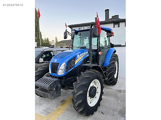 Machinery / Agricultural Machines / Tractors / New Holland / TD90D