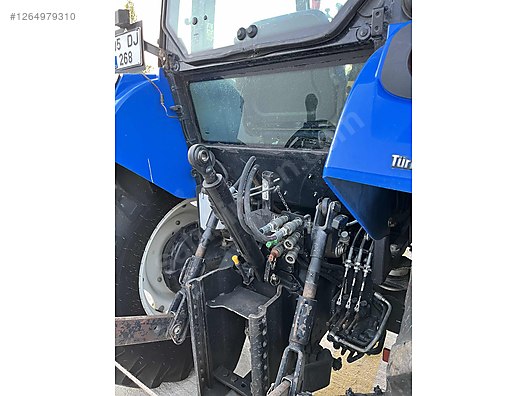 Machinery / Agricultural Machines / Tractors / New Holland / TD90D