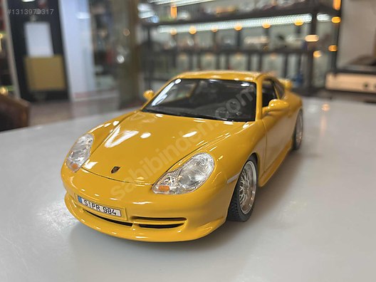 Bburago Diecast Model 1:18 Porsche Araba - 1313979317