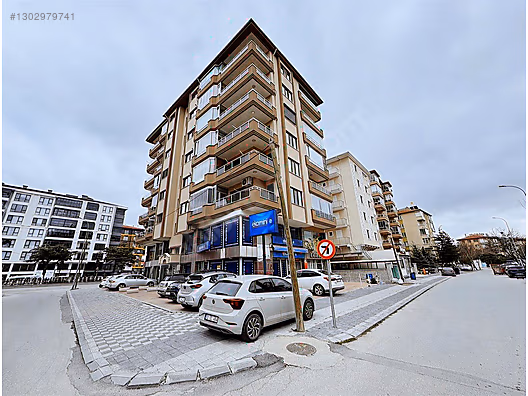 Merkezde Tabela Değeri Yüksek Köşe-Çift Cepheli 140 m² İşyeri