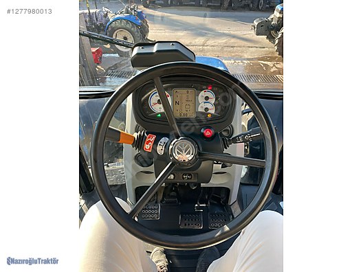 Machinery / Agricultural Machines / Tractors / New Holland / T5.115