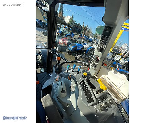 Machinery / Agricultural Machines / Tractors / New Holland / T5.115