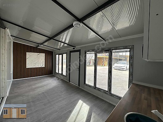 Machinery / Industrial / Containers & Cabins / Containers