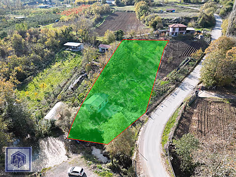 BLUE YATIRIM'DAN ANAYOL ÜSTÜ İÇERİSİNDE YAPI OLAN TARLA #1285980946