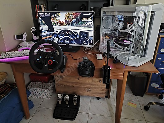 Used & Brand New Items / Gaming & Gamers Exclusive / Gaming Equipment / PC Game Racing Wheels