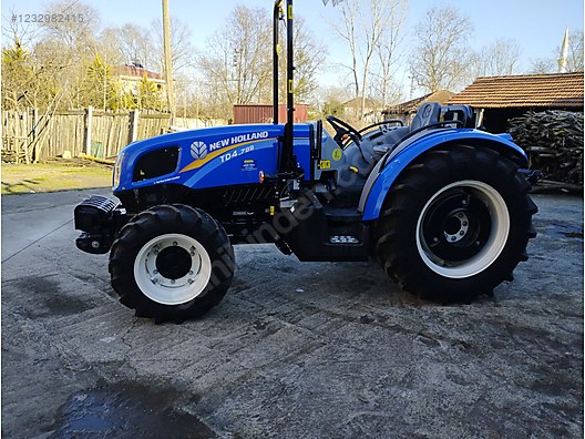 Machinery / Agricultural Machines / Tractors / New Holland / TD4.78B