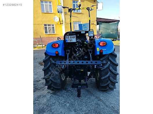 Machinery / Agricultural Machines / Tractors / New Holland / TD4.78B