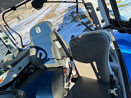 Machinery / Agricultural Machines / Tractors / New Holland / T7.230