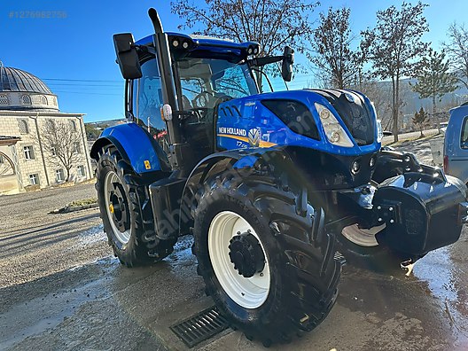 Machinery / Agricultural Machines / Tractors / New Holland / T7.230