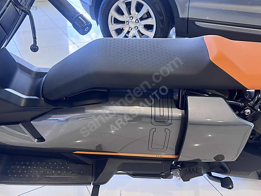 BMW CE 04 motorsiklet