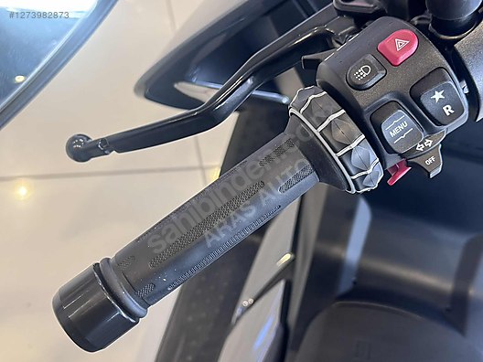 BMW CE 04 motorsiklet