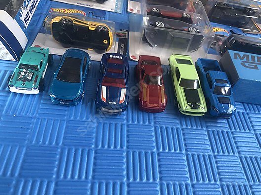 hot-wheels-diecast-model-1-64-toyota-araba-1250983612