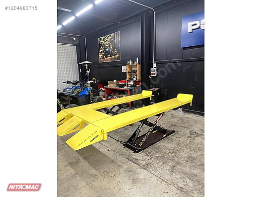 Machinery / Industrial / Industrial Machines / Automotive