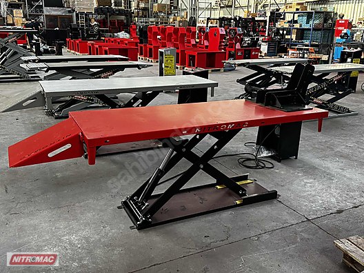 Machinery / Industrial / Industrial Machines / Automotive