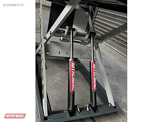 Machinery / Industrial / Industrial Machines / Automotive