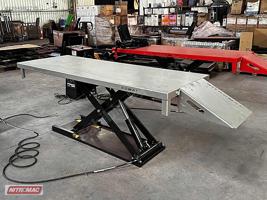 Machinery / Industrial / Industrial Machines / Automotive