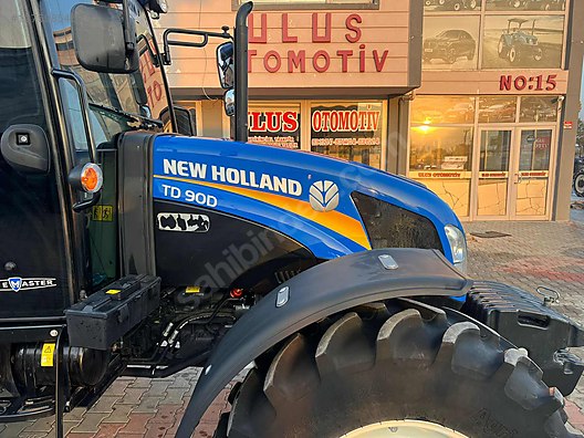 Machinery / Agricultural Machines / Tractors / New Holland / TD90D