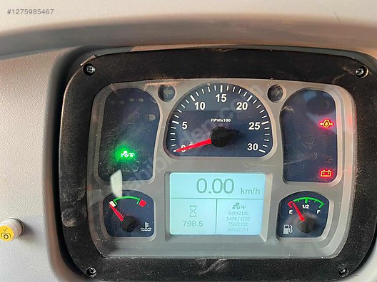 Machinery / Agricultural Machines / Tractors / New Holland / TD90D