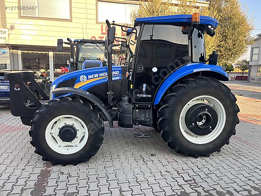 Machinery / Agricultural Machines / Tractors / New Holland / TD90D