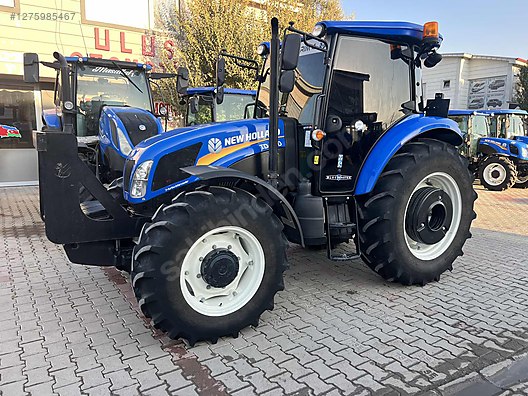 Machinery / Agricultural Machines / Tractors / New Holland / TD90D