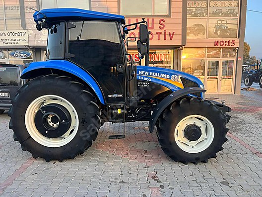 Machinery / Agricultural Machines / Tractors / New Holland / TD90D