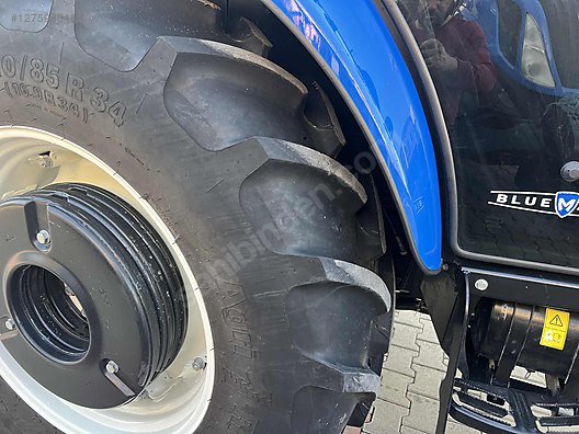 Machinery / Agricultural Machines / Tractors / New Holland / TD90D